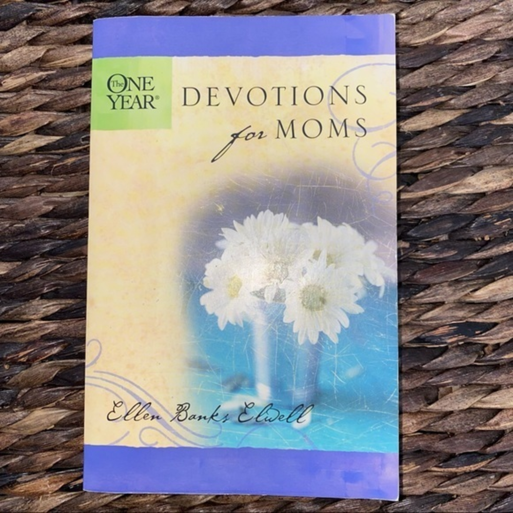 Devotions For Moms paperback‎ book The One Year